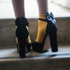 The Sugarpuss Collection Modern Plaids Anklet Socks With Satin Bows In Yellow And Black